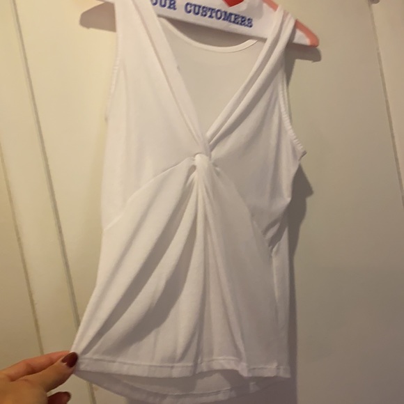 Twist back and drapery T - Picture 3 of 4